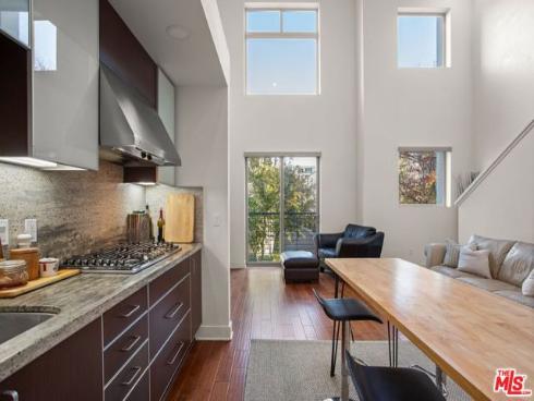 25  Delancy  , Irvine, CA