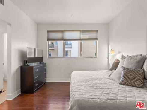 25  Delancy  , Irvine, CA