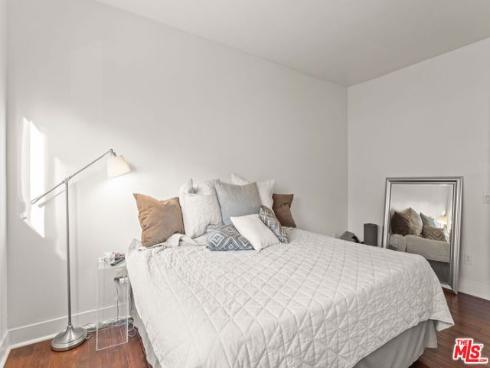 25  Delancy  , Irvine, CA