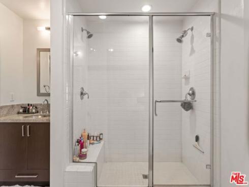 25  Delancy  , Irvine, CA