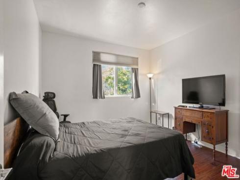 25  Delancy  , Irvine, CA