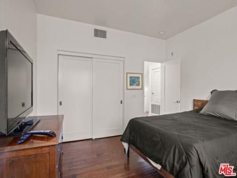 25  Delancy  , Irvine, CA