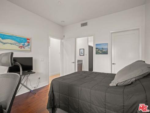 25  Delancy  , Irvine, CA