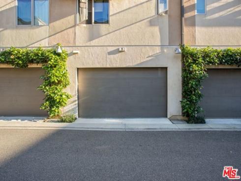 25  Delancy  , Irvine, CA