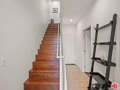 25  Delancy  , Irvine, CA