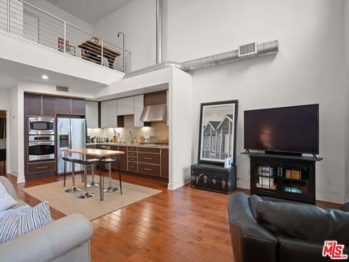 25  Delancy  , Irvine, CA