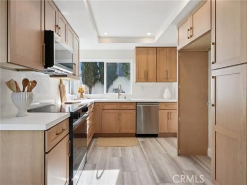 27  New Meadow  , Irvine, CA