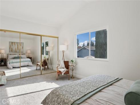 27  New Meadow  , Irvine, CA