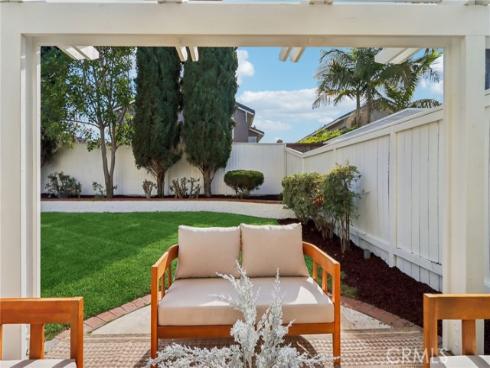 27  New Meadow  , Irvine, CA