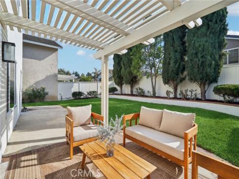 27  New Meadow  , Irvine, CA