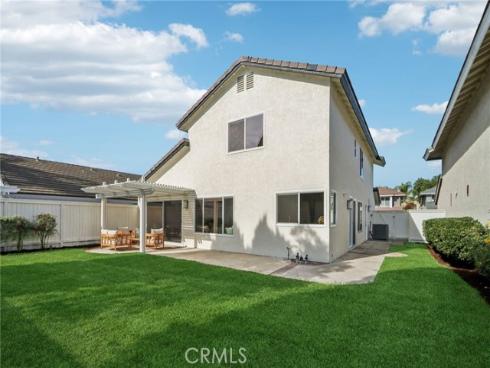 27  New Meadow  , Irvine, CA