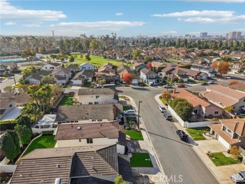 27  New Meadow  , Irvine, CA