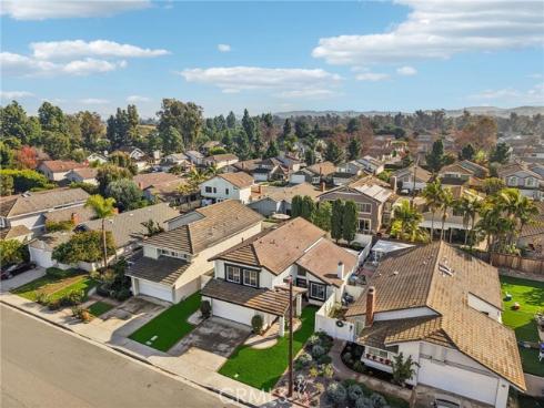 27  New Meadow  , Irvine, CA