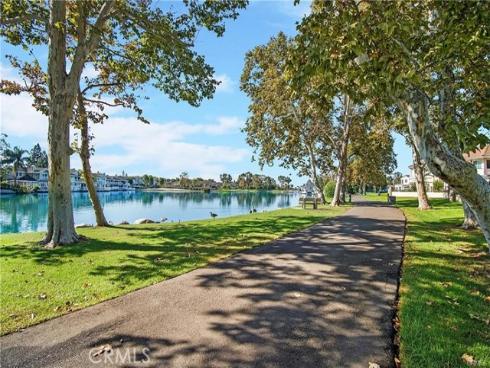 27  New Meadow  , Irvine, CA