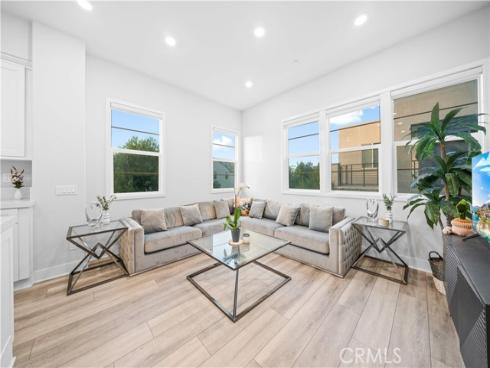 119  Glance  , Irvine, CA