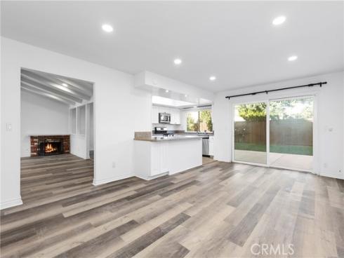 7  Chattanooga  , Irvine, CA