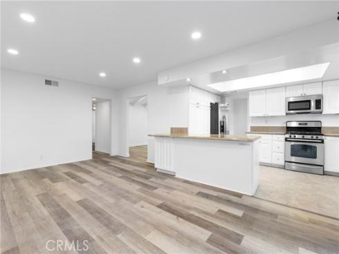 7  Chattanooga  , Irvine, CA