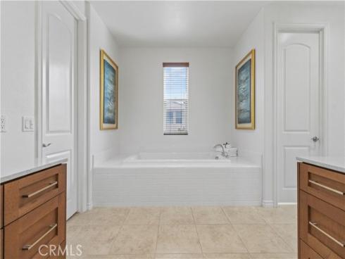 164  Newall  , Irvine, CA