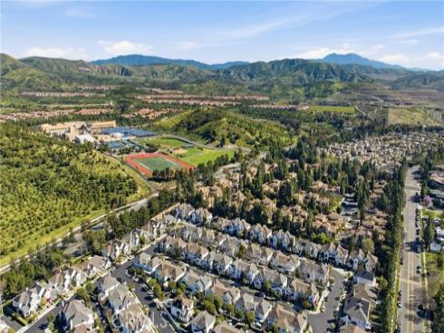 55  Essex  , Irvine, CA