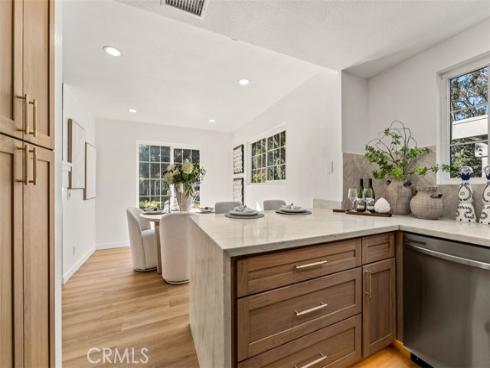 12  Woodleaf  , Irvine, CA