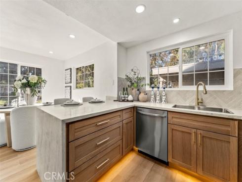 12  Woodleaf  , Irvine, CA