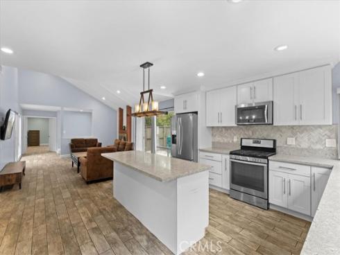 6  Banyan Tree  , Irvine, CA