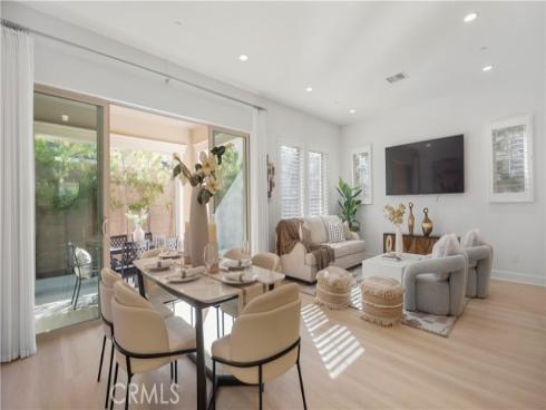 138  Jayhawk  , Irvine, CA