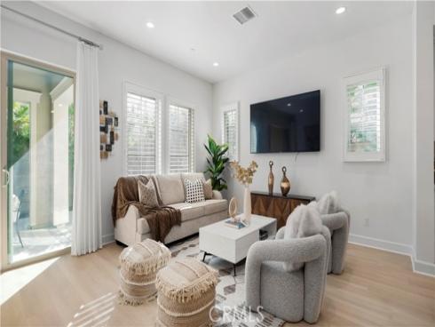 138  Jayhawk  , Irvine, CA