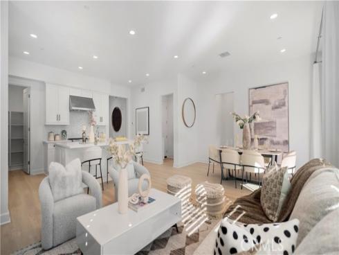 138  Jayhawk  , Irvine, CA