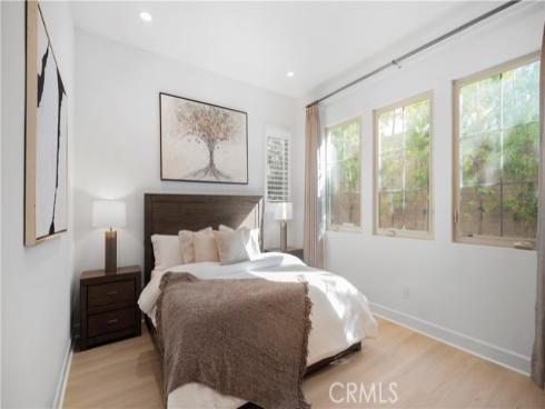 138  Jayhawk  , Irvine, CA