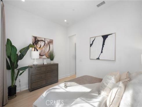 138  Jayhawk  , Irvine, CA