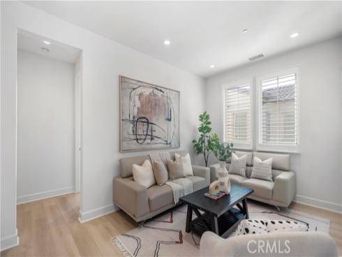 138  Jayhawk  , Irvine, CA