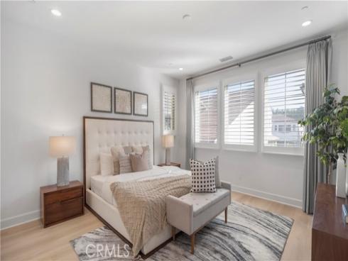 138  Jayhawk  , Irvine, CA