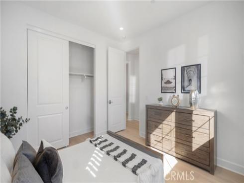 138  Jayhawk  , Irvine, CA