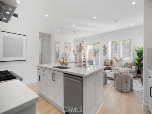 138  Jayhawk  , Irvine, CA