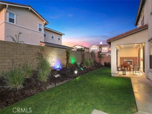 217  Compass  , Irvine, CA