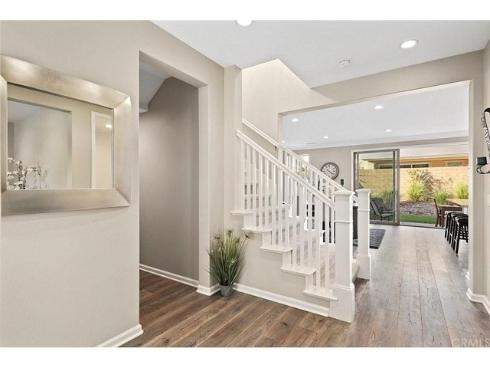 217  Compass  , Irvine, CA