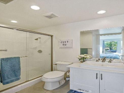 217  Compass  , Irvine, CA