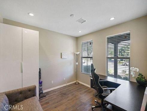 217  Compass  , Irvine, CA