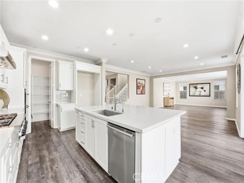 217  Compass  , Irvine, CA