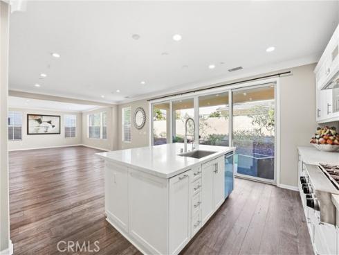 217  Compass  , Irvine, CA