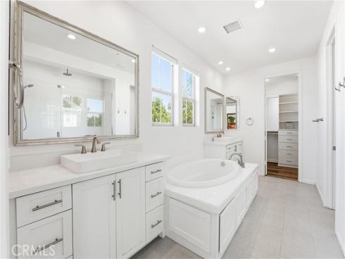 217  Compass  , Irvine, CA