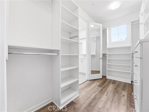 217  Compass  , Irvine, CA