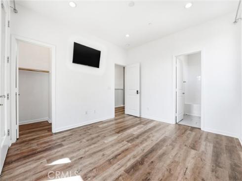 217  Compass  , Irvine, CA