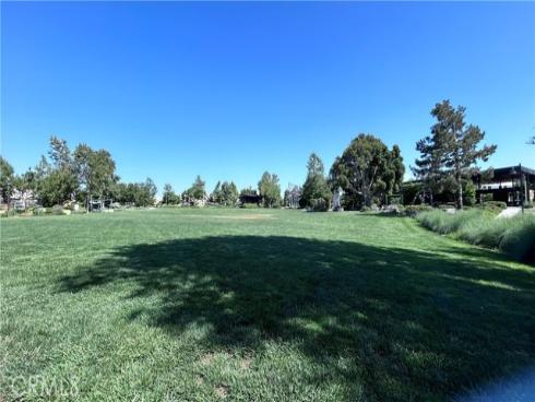 217  Compass  , Irvine, CA