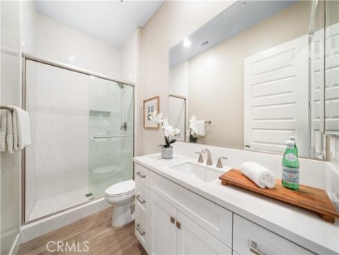 151  Scale  , Irvine, CA