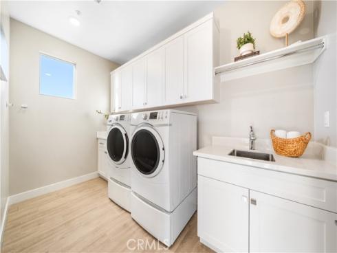 151  Scale  , Irvine, CA