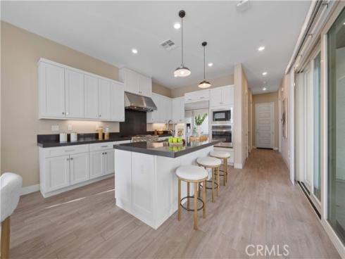 157  Scale  , Irvine, CA