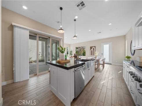 157  Scale  , Irvine, CA