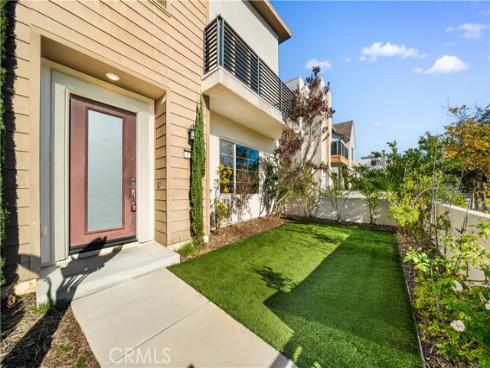 157  Scale  , Irvine, CA